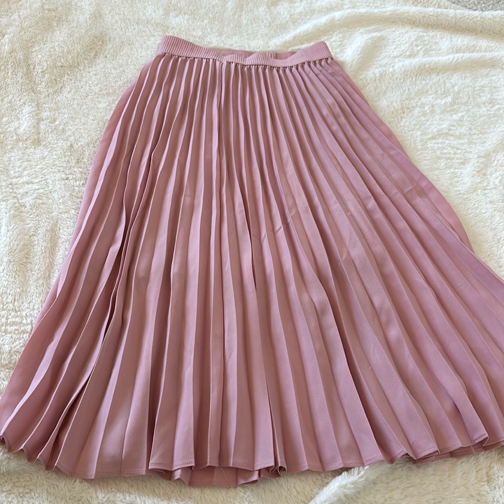 Like new pink pleaded midi skirt